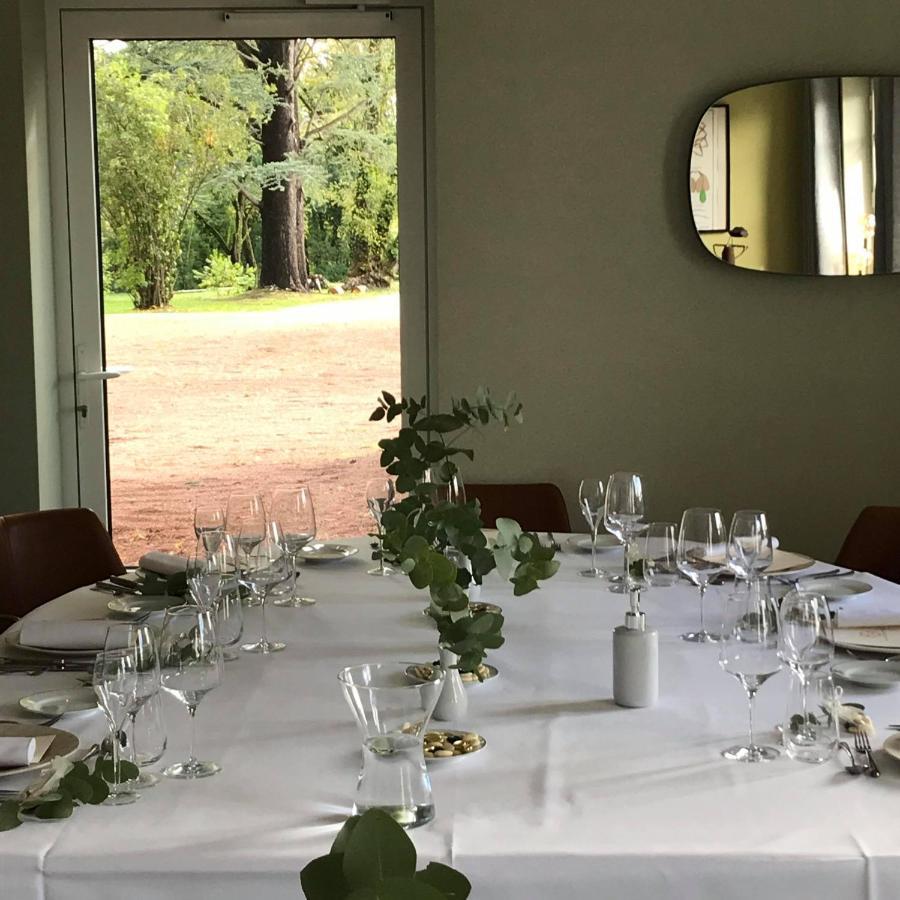 Hotel Restaurant Gastronomique La Huchette Replonges Bagian luar foto